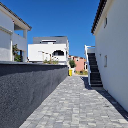 Apartmani Deak Vir Εξωτερικό φωτογραφία