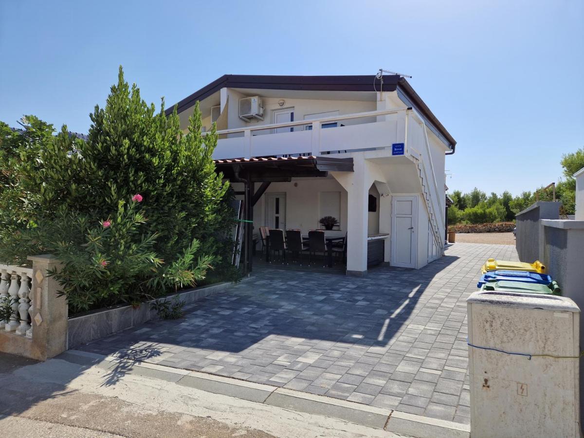 Apartmani Deak Vir Εξωτερικό φωτογραφία