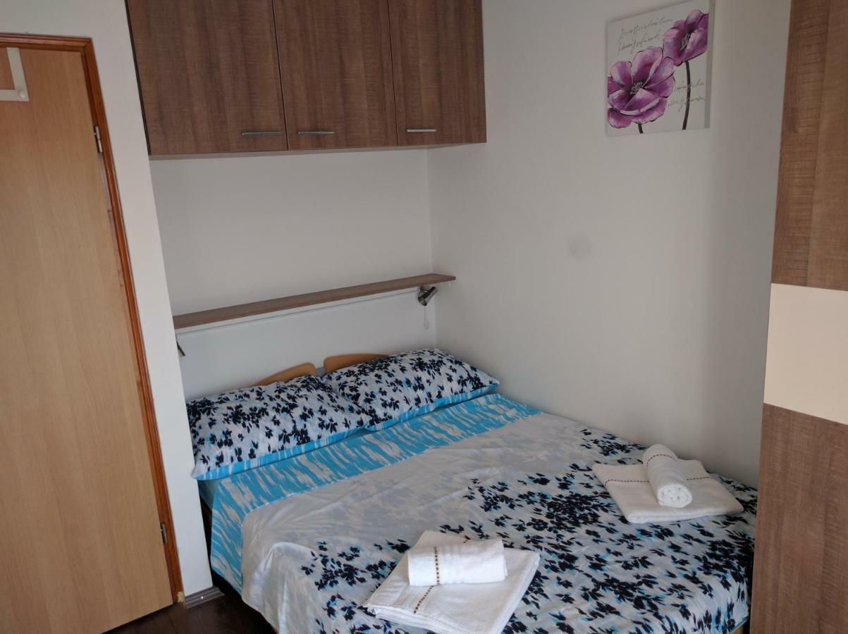 Apartmani Deak Vir Εξωτερικό φωτογραφία
