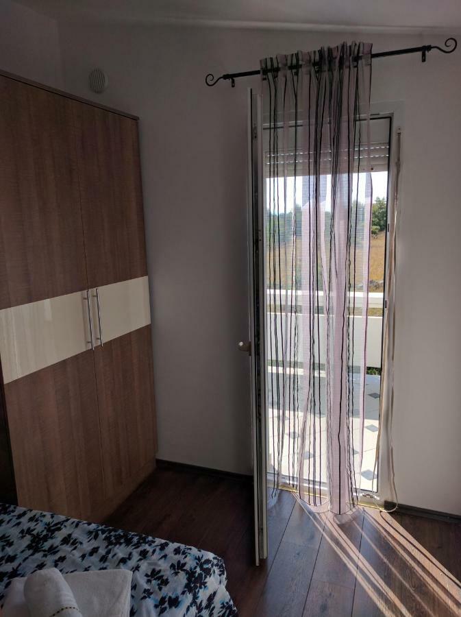 Apartmani Deak Vir Εξωτερικό φωτογραφία